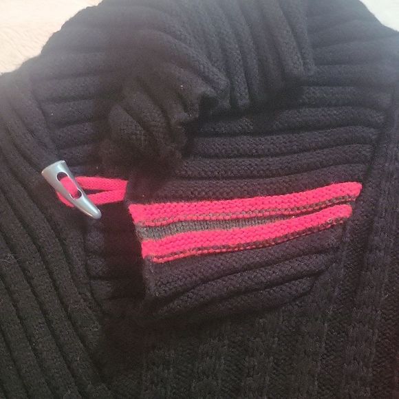 Sweater   - Picture 3 of 4